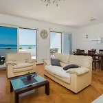 Luxury Seaside Amphora Апартаменты