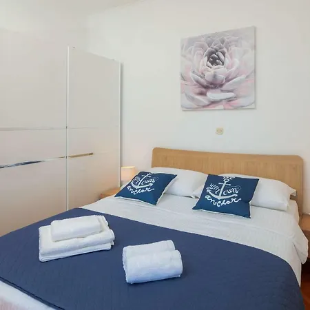 Luxury Seaside Amphora Сплит