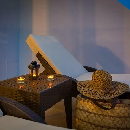 Luxury Seaside Amphora דירה *