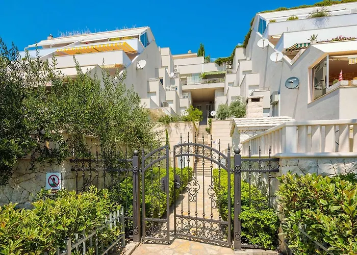Luxury Seaside Amphora Apartman