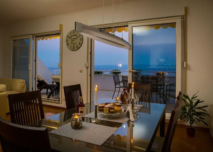 Luxury Seaside Amphora Apartman *