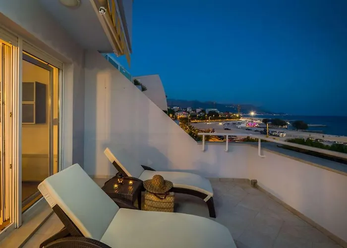 Luxury Seaside Amphora Apartman *