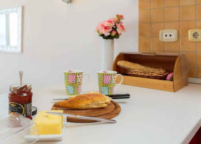 Luxury Seaside Amphora Apartman Split