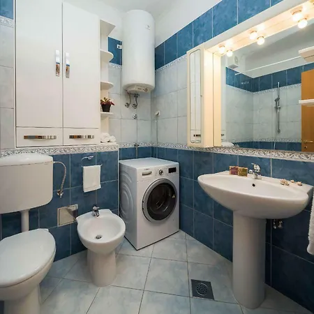 Luxury Seaside Amphora Apartment *