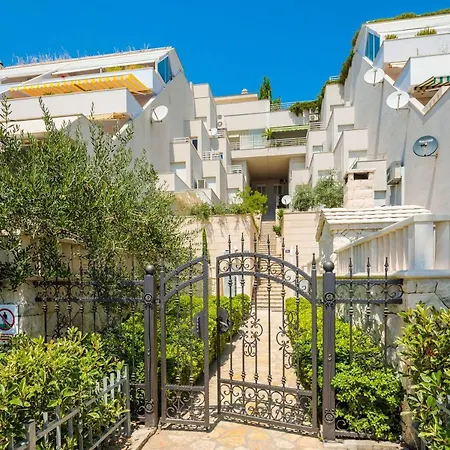 Luxury Seaside Amphora Apartmán